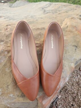 FUNKY MONKEY Women's Pointed-Toe Flats in Tan by Unbranded